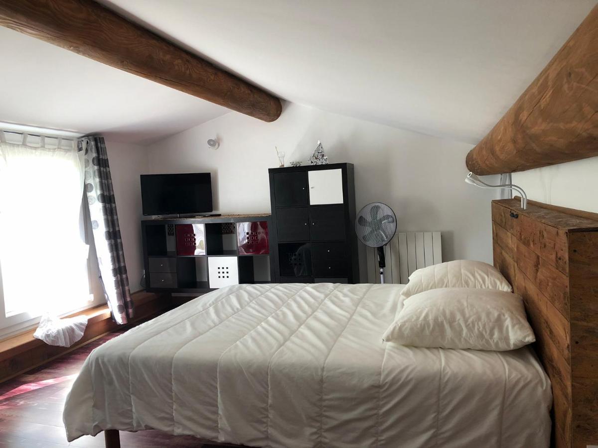 L'Etang Des Cigales Appartement Uchaux Buitenkant foto