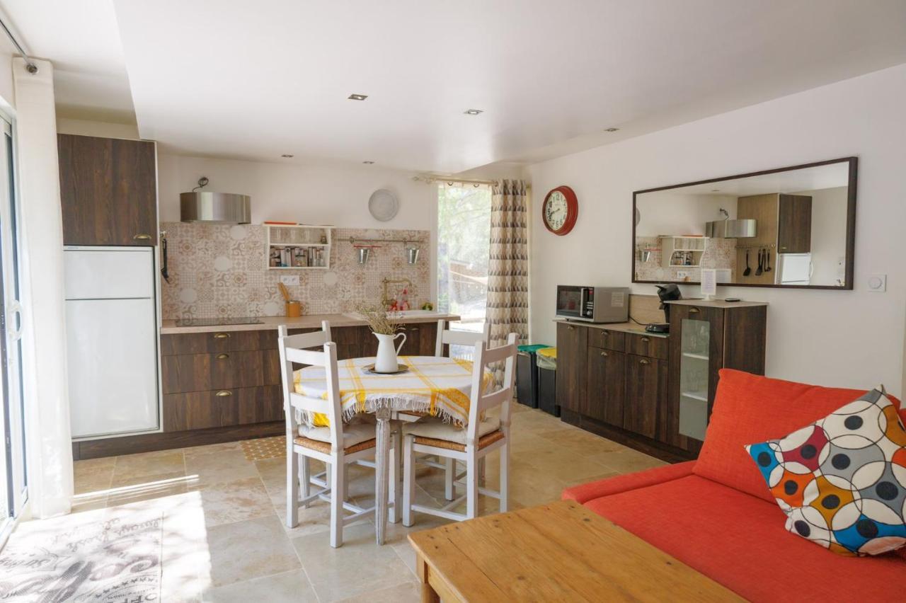 L'Etang Des Cigales Appartement Uchaux Buitenkant foto