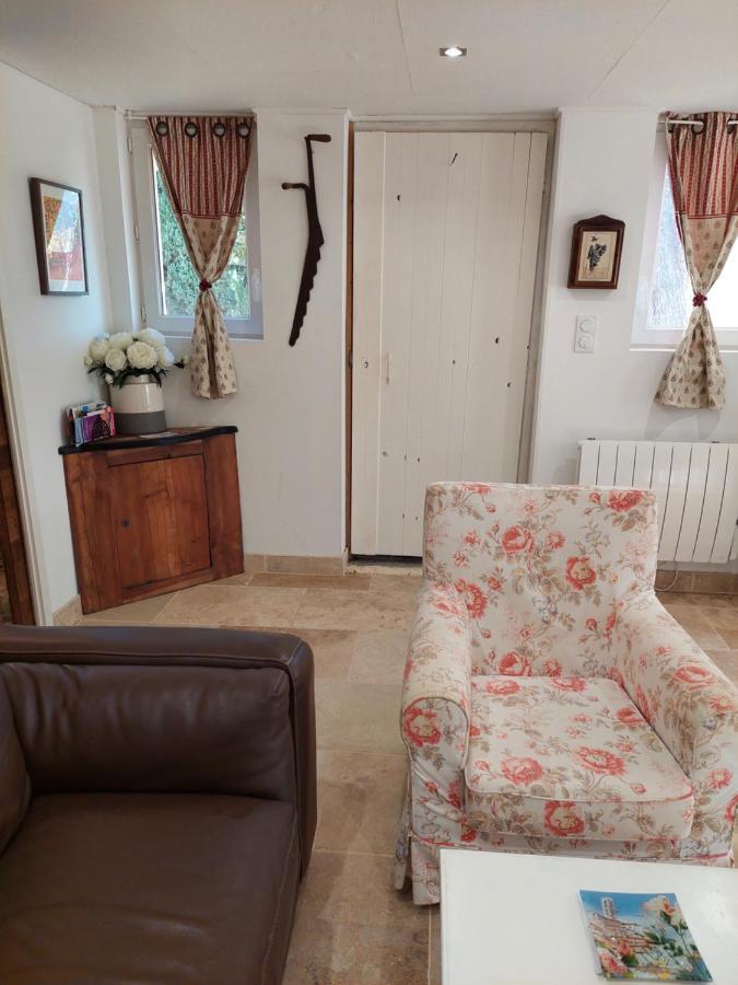 L'Etang Des Cigales Appartement Uchaux Buitenkant foto