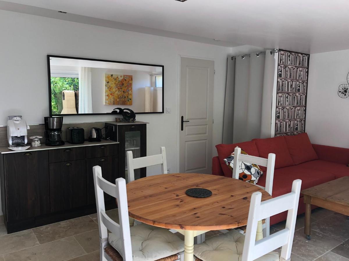 L'Etang Des Cigales Appartement Uchaux Buitenkant foto
